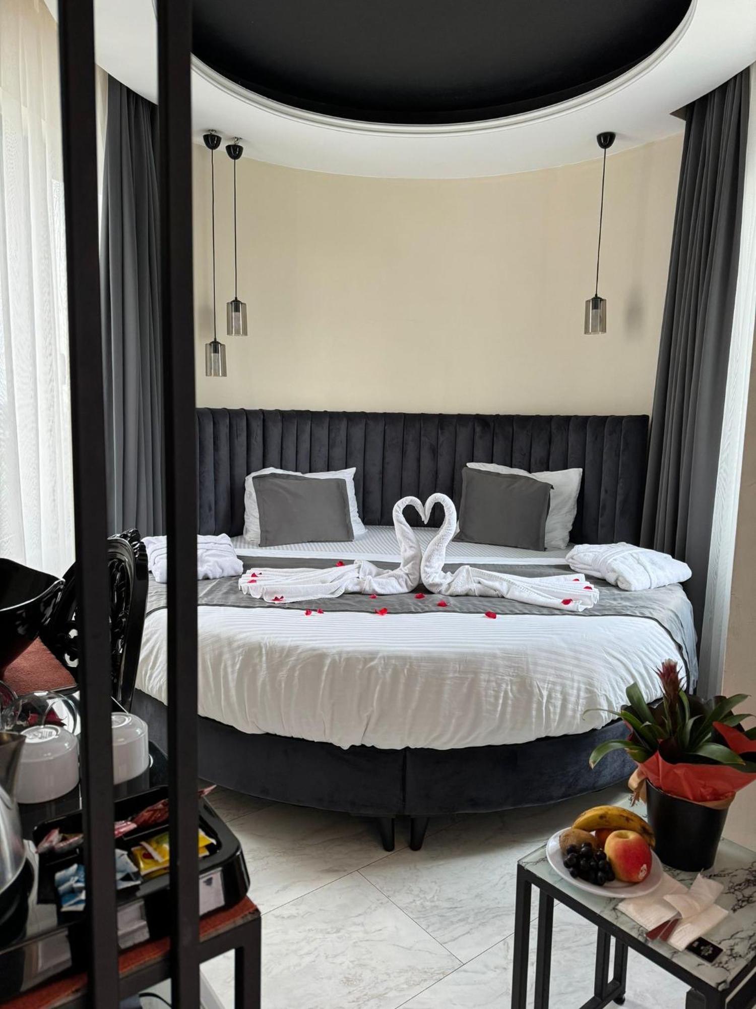 The Queen Airport Hotel-Round Trip Airport Service Arnavutkoy Luaran gambar